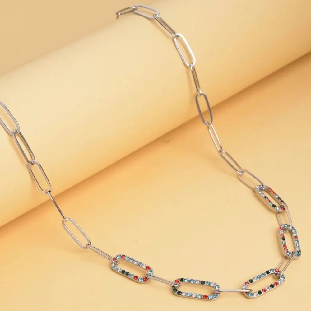 0 clip necklace
